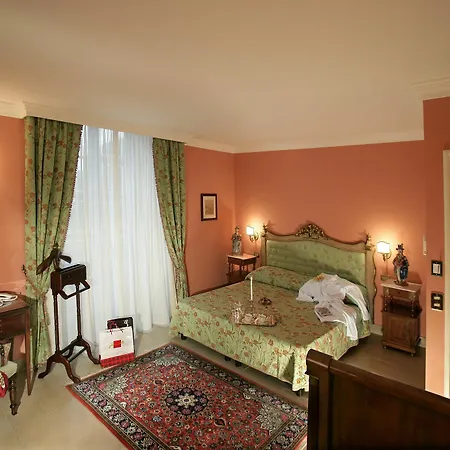 호텔 빌라 타오르미나 4*