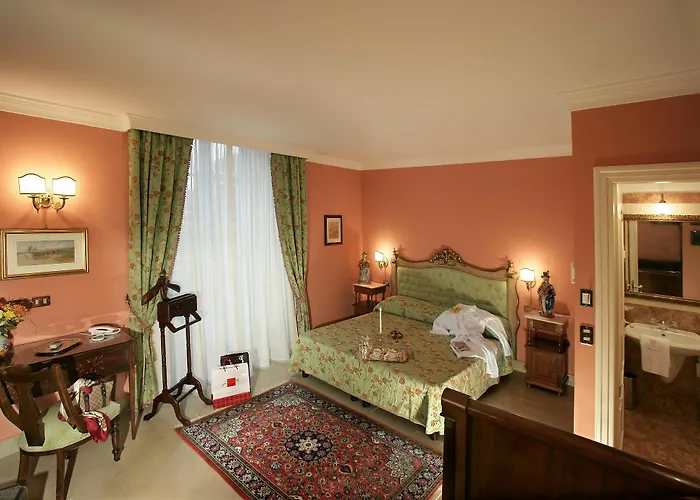 陶尔米纳别墅酒店 4*